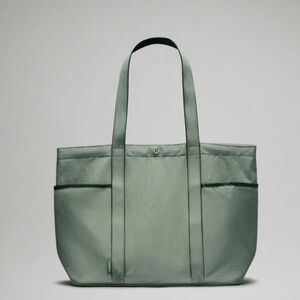 Lululemon Daily Multi-Pocket Tote Bag 20L  (Grey Eucalyptus)